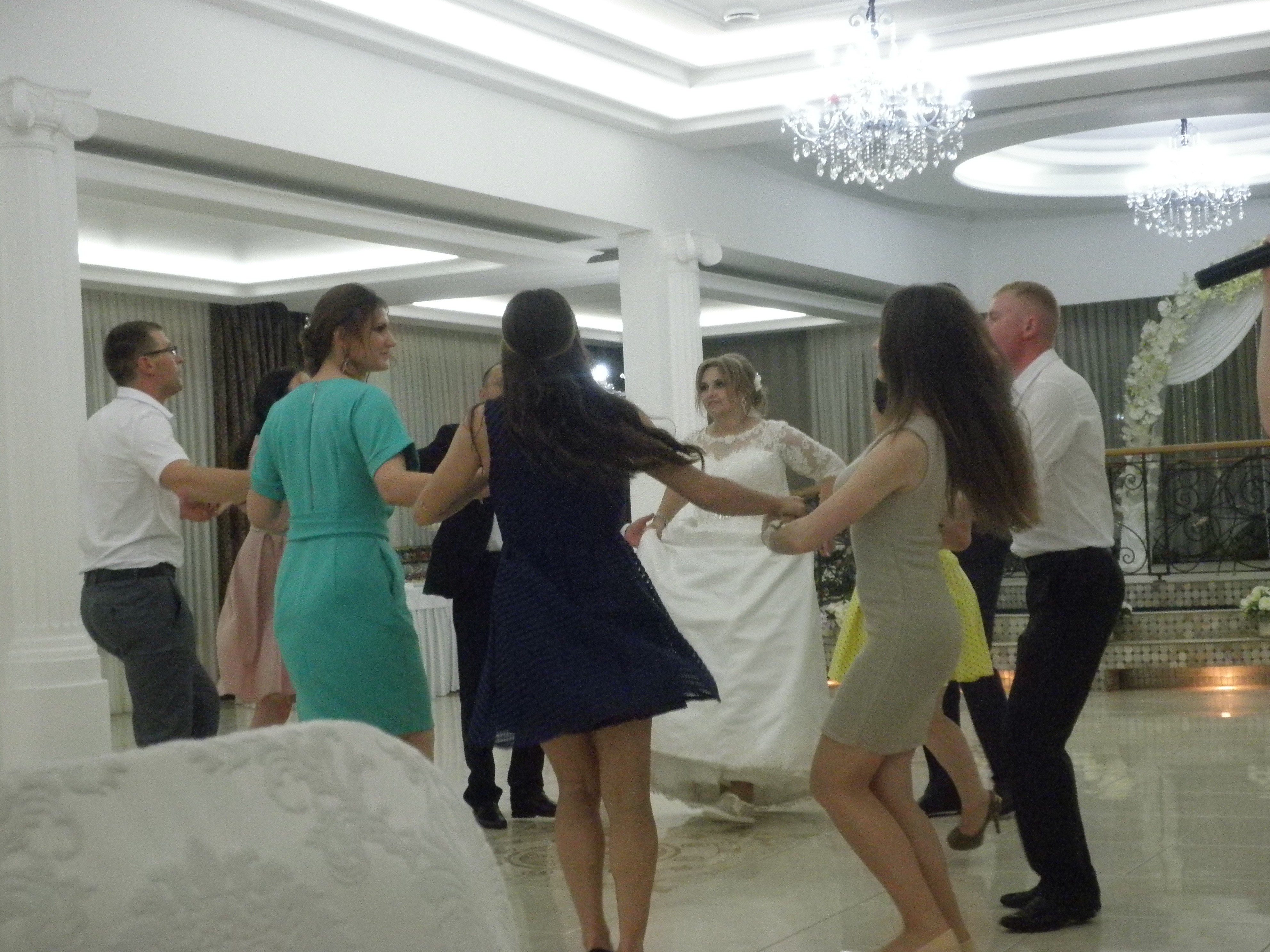 Moldovan Wedding – The Oke Den